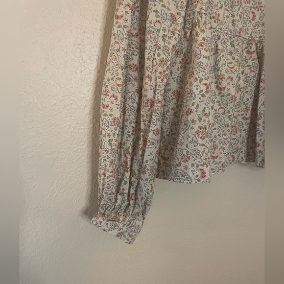 &Merci Elegant Floral Blouse with Lace Detail - Picture 4 of 8